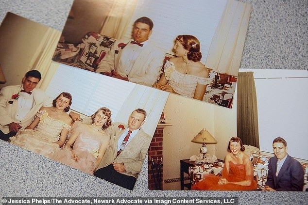 Cụ ông 80 tuổi vẫn lái xe 800km mang hoa, tỏ tình lại với bạn gái cũ từ thời cấp 3-1