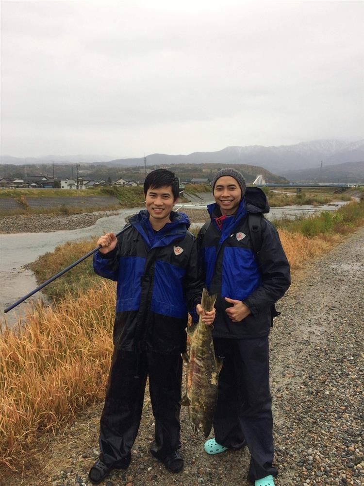 Người đàn ông Nhật rơm rớm xúc động khi chàng trai Việt đến nhà trả ví tiền-4