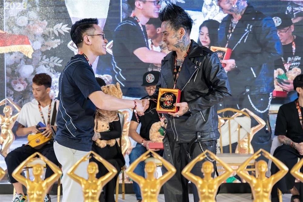 Người trẻ xăm hình để giải tỏa áp lực, không sợ bị kỳ thị-7