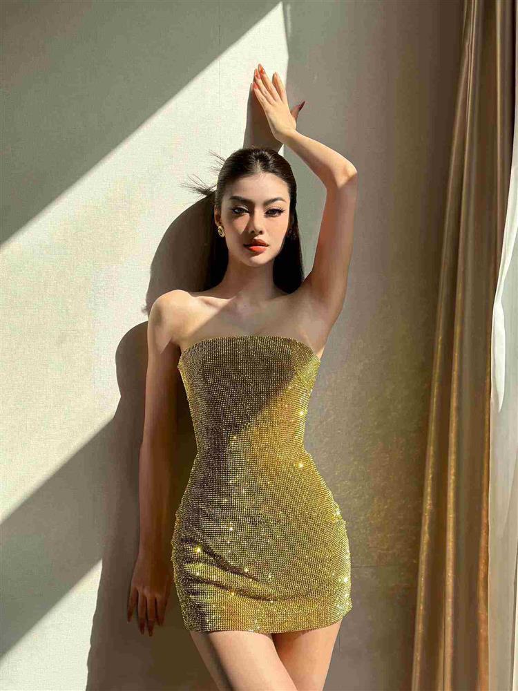 Á hậu Kiều Loan gây chú ý với đồ diễn ngắn khoe cặp chân thon, thẳng-9