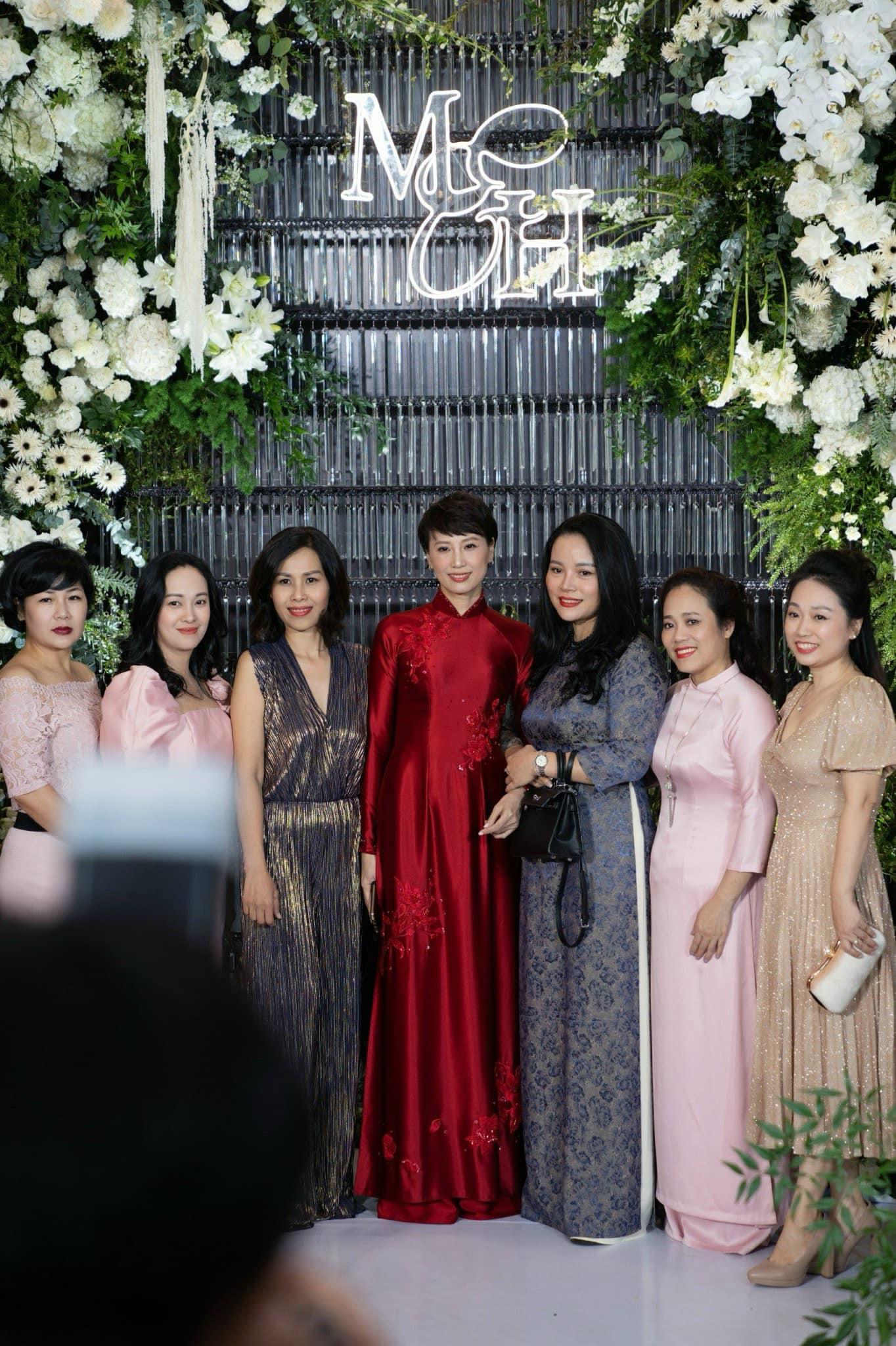 Những khoảnh khắc hiếm có của mẹ Đoàn Văn Hậu và Doãn Hải My-2