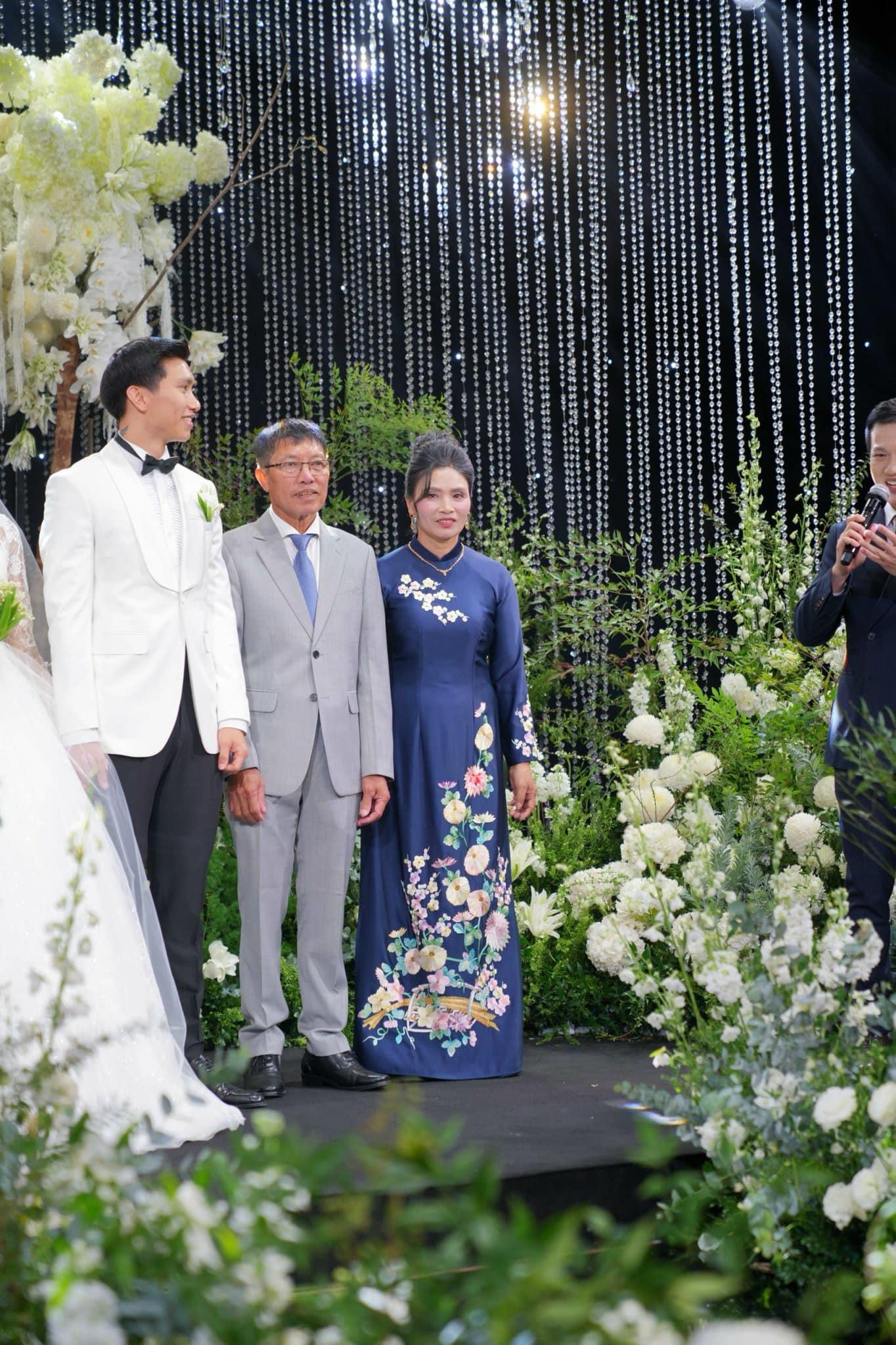 Những khoảnh khắc hiếm có của mẹ Đoàn Văn Hậu và Doãn Hải My-6