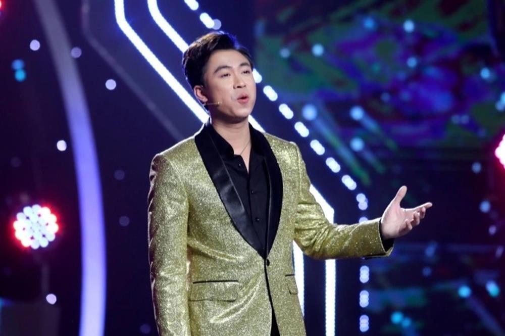 Hồ Việt Trung kể quá khứ đi diễn bằng xe đò, không dám ngủ vì sợ bị móc túi-1