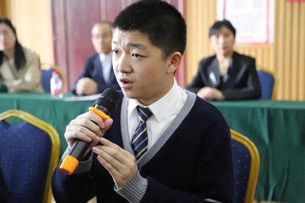 Thủ khoa Đại học Ngoại ngữ từng gặp gỡ, trò chuyện với Tổng thống Hàn Quốc-3