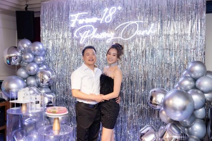 Phương Oanh tận hưởng du lịch trong thai kì, khéo léo diện trang phục giấu bụng bầu-4