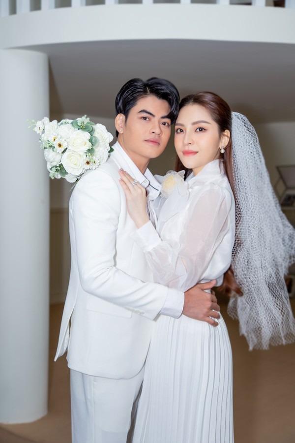 Nữ hoàng hội chợ xác nhận chia tay bạn trai ca sĩ, nói rõ tin đã kết hôn, có con chung-1