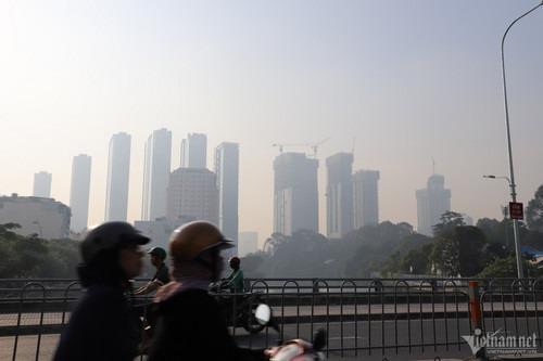 TP.HCM chìm trong sương mù, cảnh báo ô nhiễm không khí gây hại cho sức khỏe-5