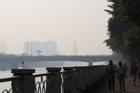 TP.HCM chìm trong sương mù, cảnh báo ô nhiễm không khí gây hại cho sức khỏe