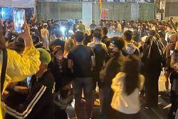 Nghệ An: Quốc lộ ùn ứ vì đám đông tụ tập xem đánh ghen
