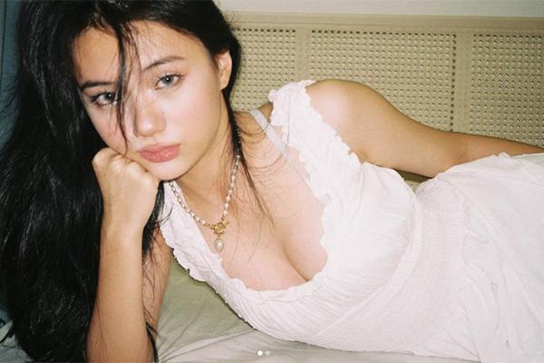 Con gái Vũ Thu Phương: Nhan sắc tuổi 18 như thế nào mà khán giả khen nức nở?-9