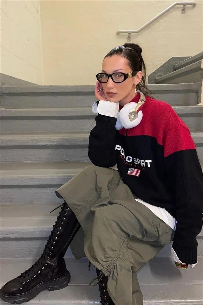 Bí kíp diện váy với giày boots để trông sành điệu, tôn dáng-1