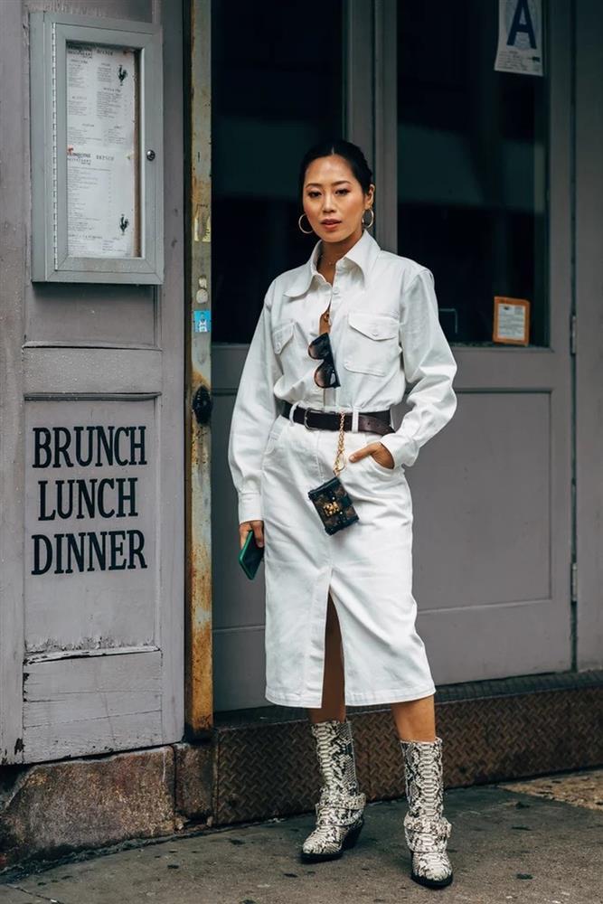 Bí kíp diện váy với giày boots để trông sành điệu, tôn dáng-3