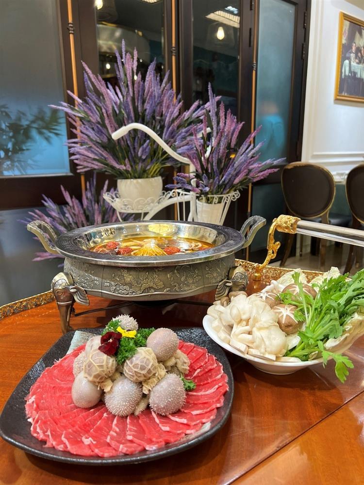 Xôn xao suất lẩu bò giá gần 3,4 triệu đồng tại nhà hàng ở TPHCM-2