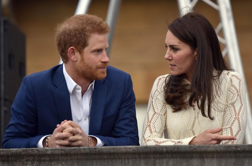 Từng là người hòa giải cho William và Harry, giờ mối quan hệ giữa Kate và em chồng không thể cứu vãn-1