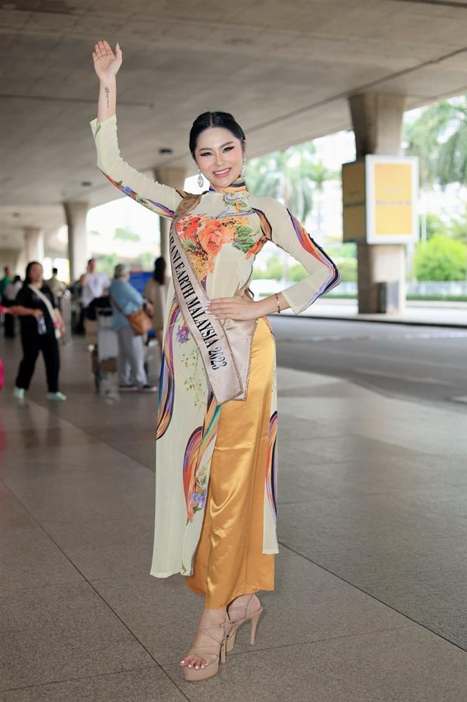 Loạt thí sinh Miss Earth 2023 diện áo dài khi đến Việt Nam-5