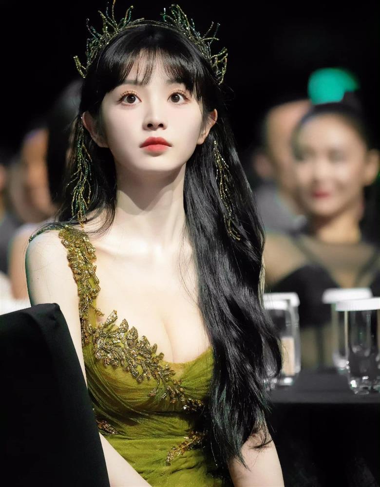 Nữ diễn viên có thân hình gợi cảm khiến 140 triệu khán giả mê mẩn-3