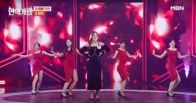 Nữ ca sĩ chia sẻ bị ung thư trên sân khấu-1