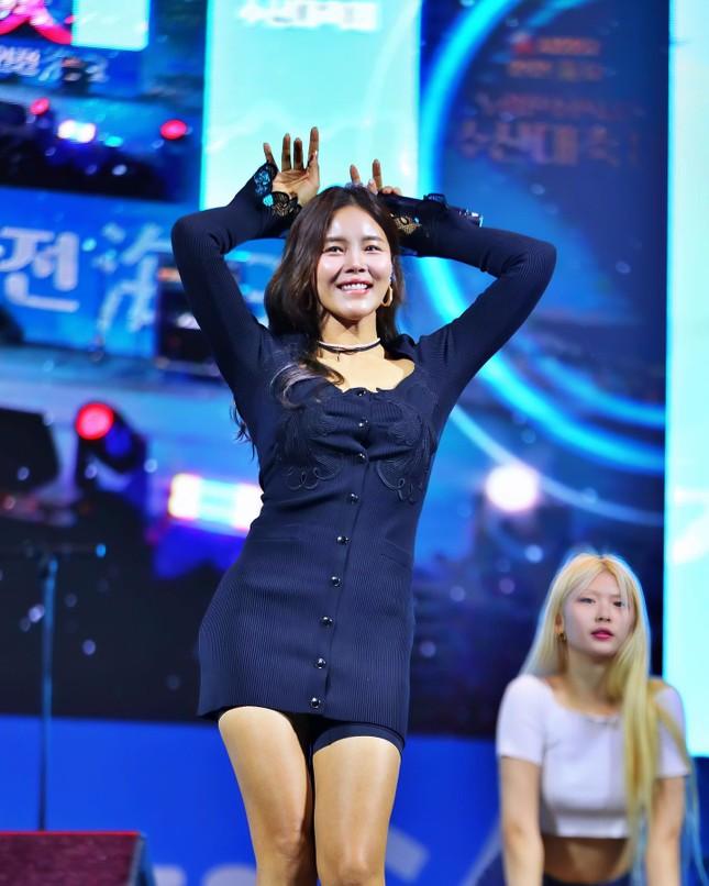 Nữ ca sĩ chia sẻ bị ung thư trên sân khấu-2