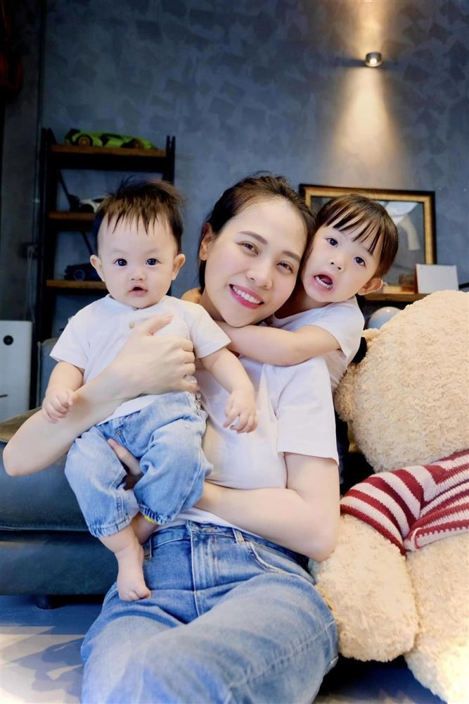 Đàm Thu Trang rạng rỡ khi nhận 2 món quà siêu bự ngày sinh nhật, hé lộ cách nịnh vợ của Cường Đô La-3