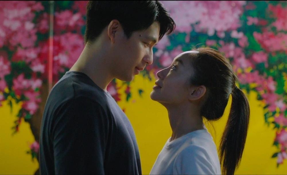 Tranh cãi chuyện thay thế diễn viên chính Chúng ta của 8 năm sau bằng Mạnh Trường, Huyền Lizzie-1