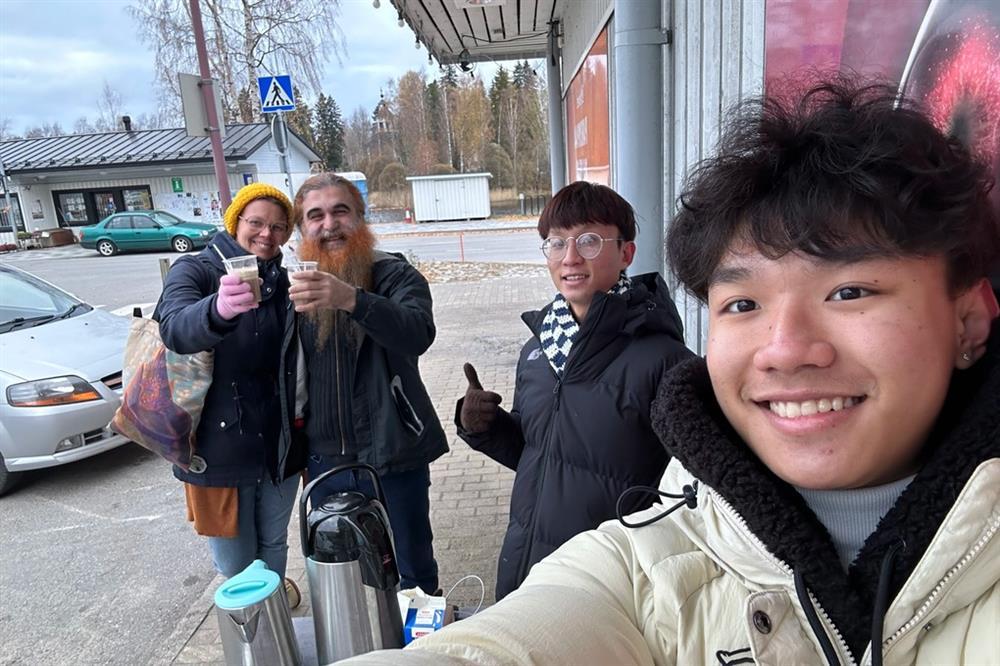 Du học sinh Việt bỗng nổi tiếng vì… bán cà phê muối ở Phần Lan-1