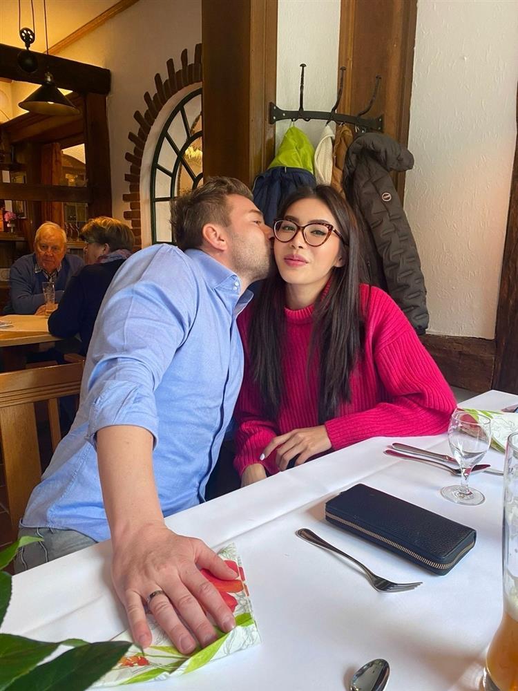 Siêu mẫu Minh Tú: Gợi cảm sau giảm cân, vượt thăng trầm bên bạn trai Tây-14