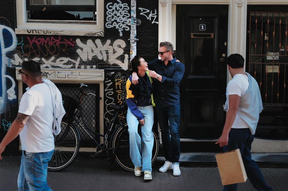 Siêu mẫu Minh Tú: Gợi cảm sau giảm cân, vượt thăng trầm bên bạn trai Tây-10