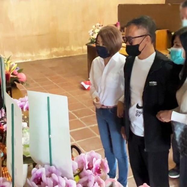 Ca sĩ 20 tuổi đột tử trong nhà vệ sinh-2