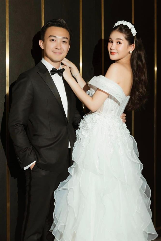 Ngân Anh sau 1 năm lấy chồng MC: Hôn nhân ngọt ngào, sắp đón con đầu lòng-9