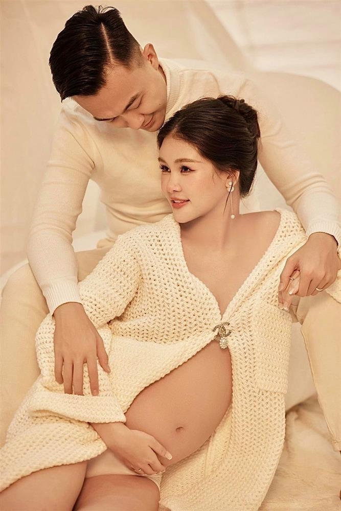 Ngân Anh sau 1 năm lấy chồng MC: Hôn nhân ngọt ngào, sắp đón con đầu lòng-16