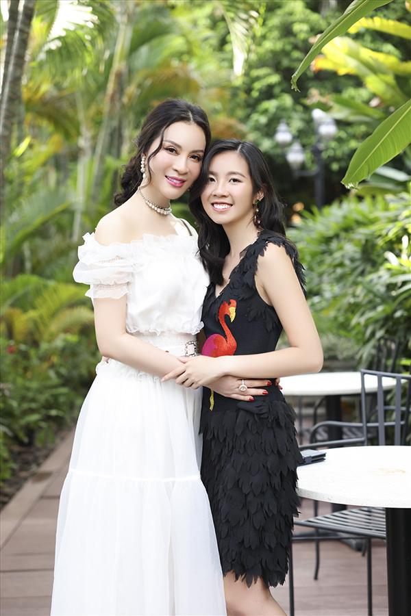 Cận cảnh nhan sắc đời thực ở tuổi 20 của con gái MC Thanh Mai-2