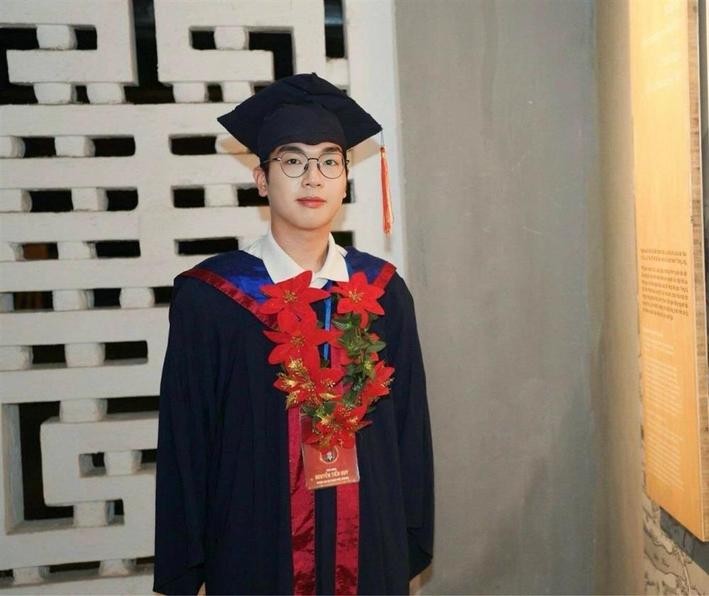 Thủ khoa Đại học Ngoại ngữ từng gặp gỡ, trò chuyện với Tổng thống Hàn Quốc-1