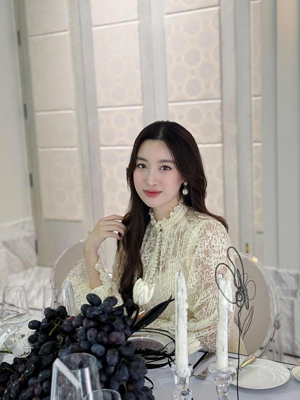 Hoa hậu Việt Nam hôn nhân viên mãn: Đỗ Mỹ Linh được cả nhà chồng yêu chiều vì đẹp nết-6