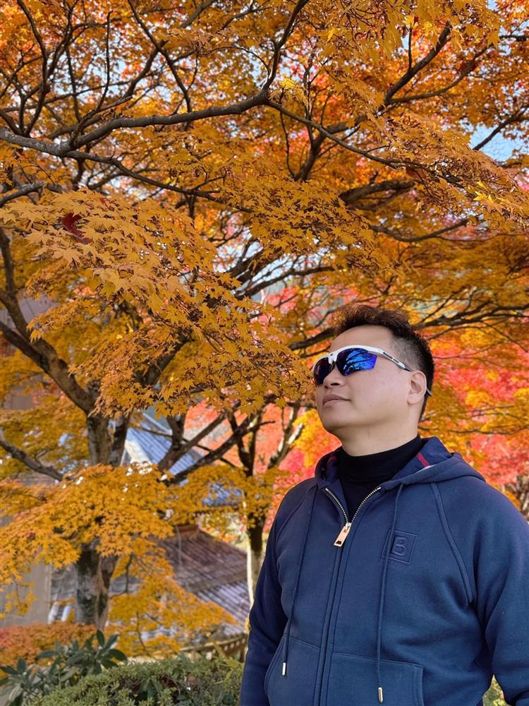 Đeo chiếc kính râm bất kể trời sáng hay tối, Shark Bình lên tiếng lý giải nguyên nhân-3