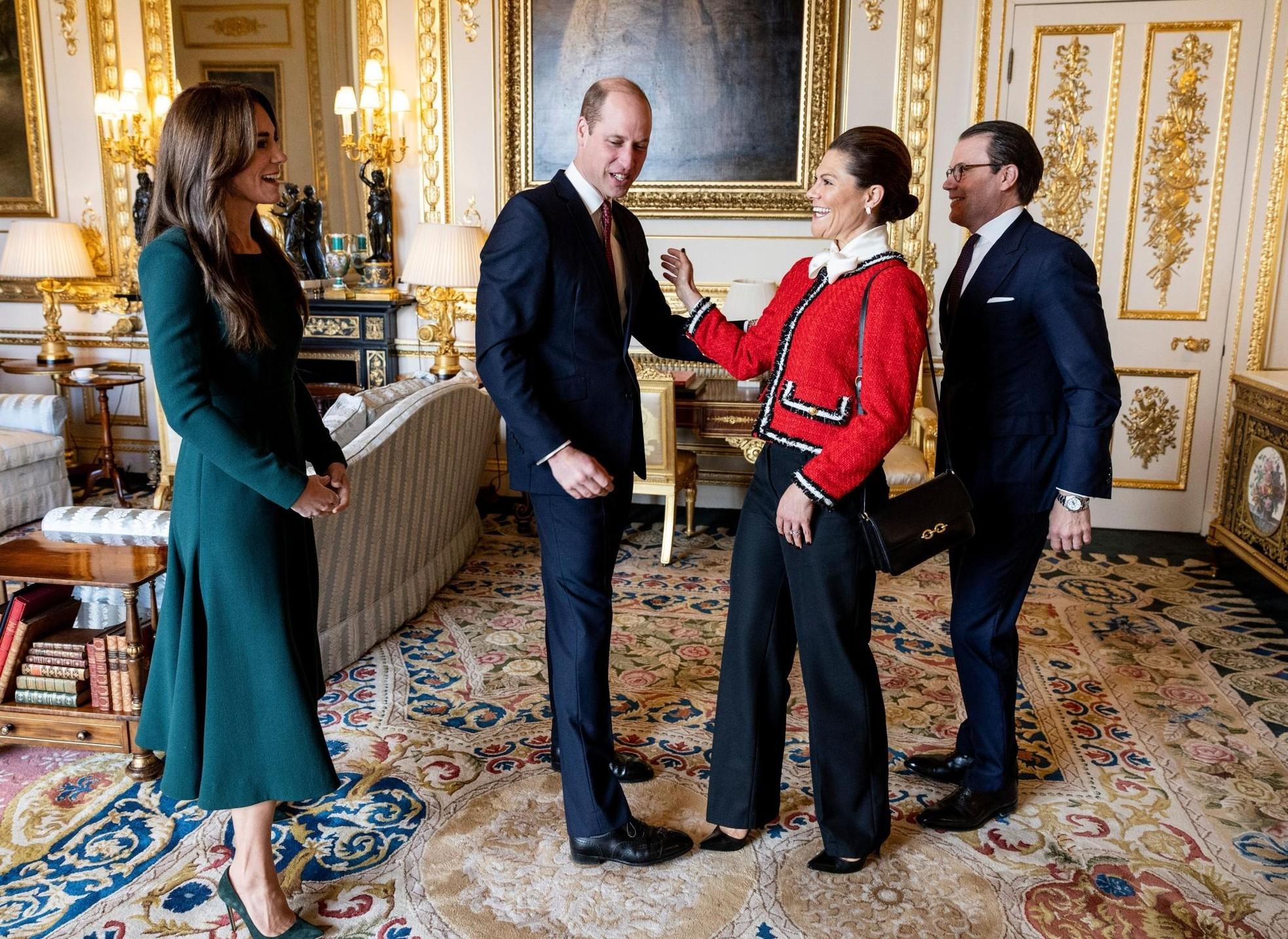 Phản ứng của William và Kate trước khủng hoảng của Hoàng gia Anh-2