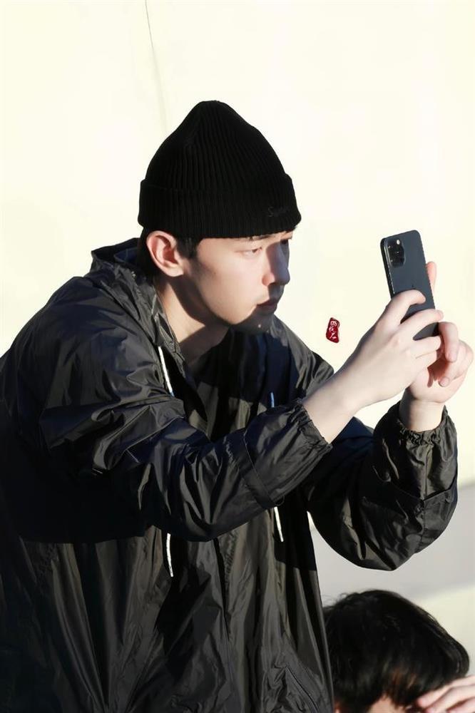 Cuộc sống Đặng Luân sau khi phong sát: Tập trung kinh doanh nhà hàng lẩu, liên tục nhận quà tiếp ứng từ fan-3