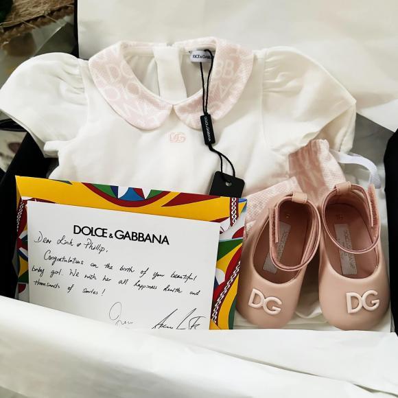 Con gái Linh Rin chào đời đã ngậm thìa vàng: Sinh ở bệnh viện quốc tế, được tặng cả núi quà đắt đỏ-3