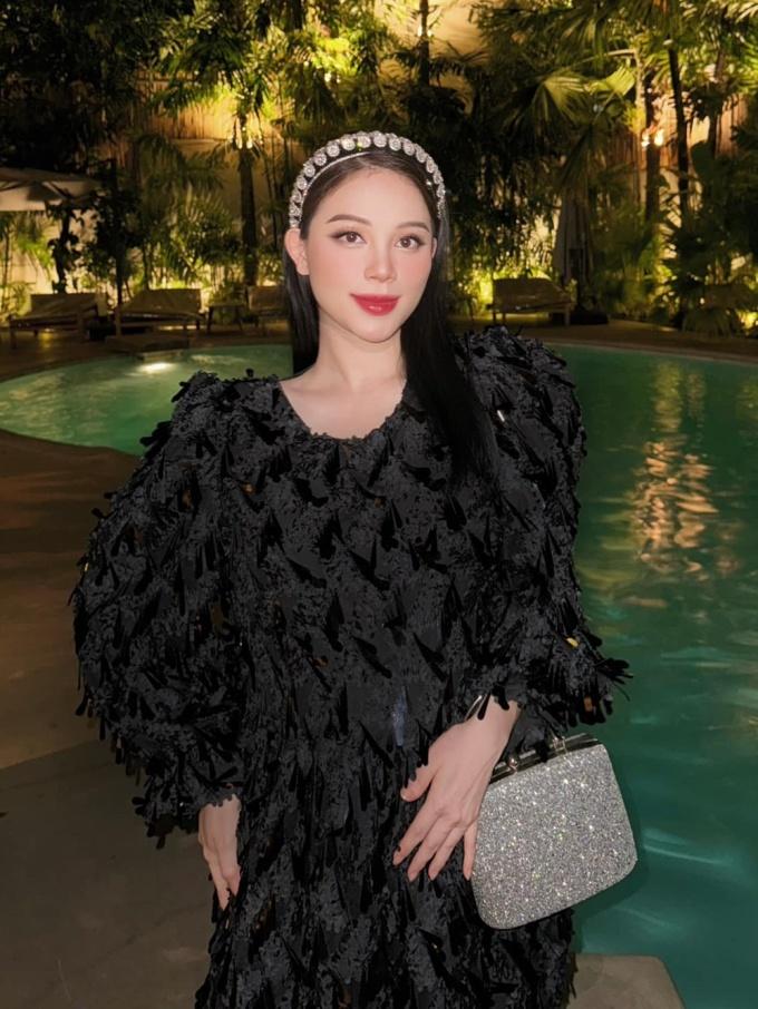 Con gái Linh Rin chào đời đã ngậm thìa vàng: Sinh ở bệnh viện quốc tế, được tặng cả núi quà đắt đỏ-9