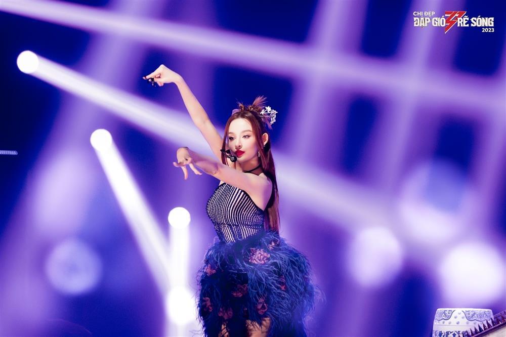 Khi chị đẹp hát tốt bị loại quá sớm, chị đẹp hát dở ở lại-1