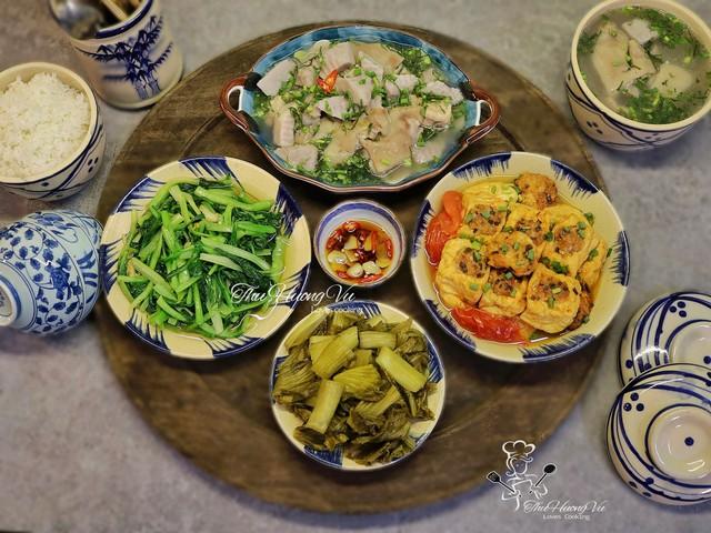 Gợi ý 30 mâm cơm dân dã của mẹ đảm dành cho ngày mưa rét thêm ấm bụng-24