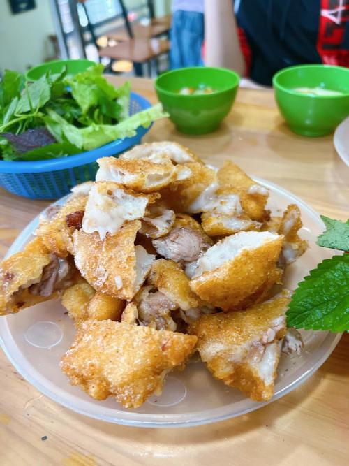 Khách Hàn Quốc hào hứng ăn cả Cao Bằng, bất ngờ với loạt đặc sản rẻ như cho-6