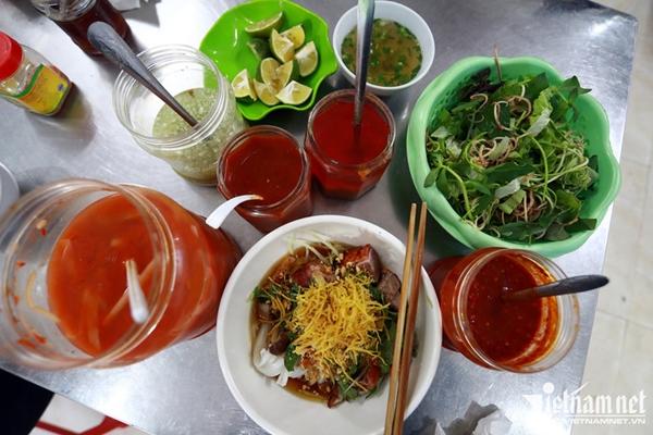 Loại côn trùng bé tí xíu có đầy rừng thành đặc sản, cửa hàng gom bán cả tạ-4