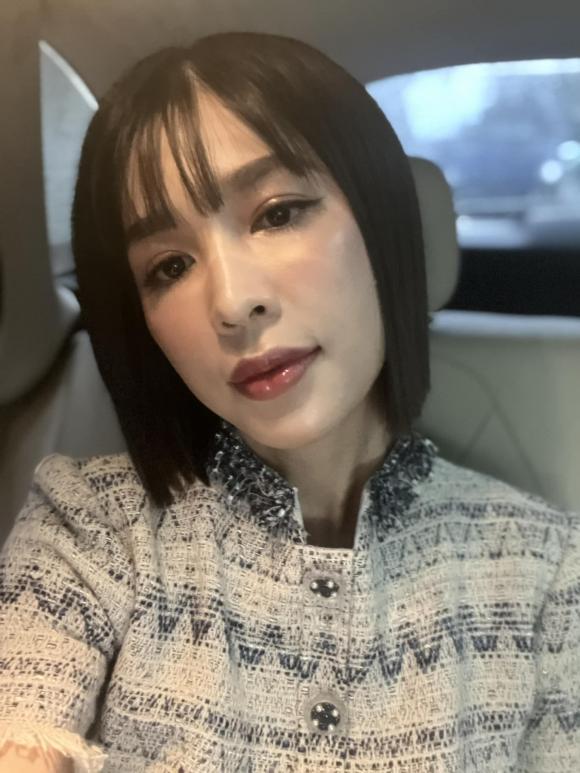 Bà xã kín tiếng của ông hoàng thời sự Lê Quang Minh hiếm hoi đăng ảnh, nhan sắc chuẩn tiểu thư trâm anh thế phiệt-4