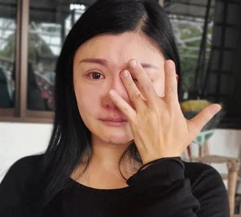 Nhóm nhạc bị chỉ trích vì chu môi, bắn tim rất lố tại tang lễ nữ nghệ sĩ trẻ-3