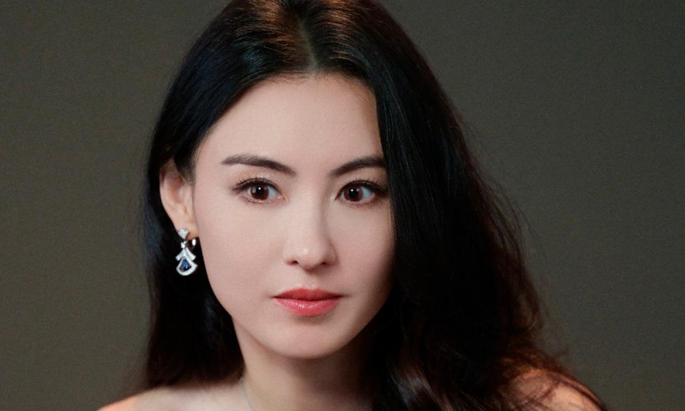 Trương Bá Chi gặp sự cố mắc kẹt nửa giờ trong thang máy-8