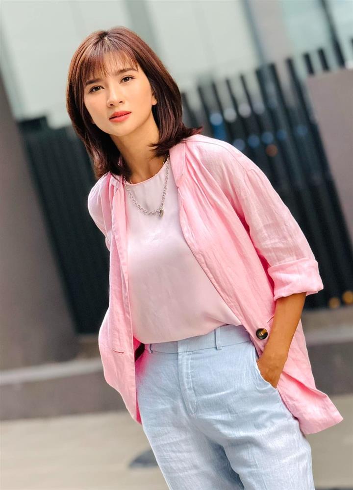 Mỹ nhân cát-xê 2.000 USD khi mới 16 tuổi Kim Tuyến giờ ra sao?-5