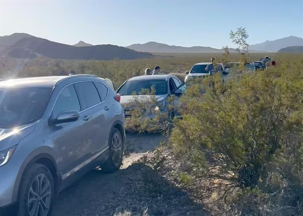 Đoàn người mắc kẹt trong sa mạc vì đi theo chỉ đường của Google Maps-1