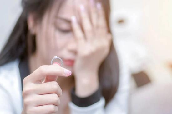 Cưới lần hai với người chồng hơn 40 tuổi, tôi gặp cú sốc đêm tân hôn