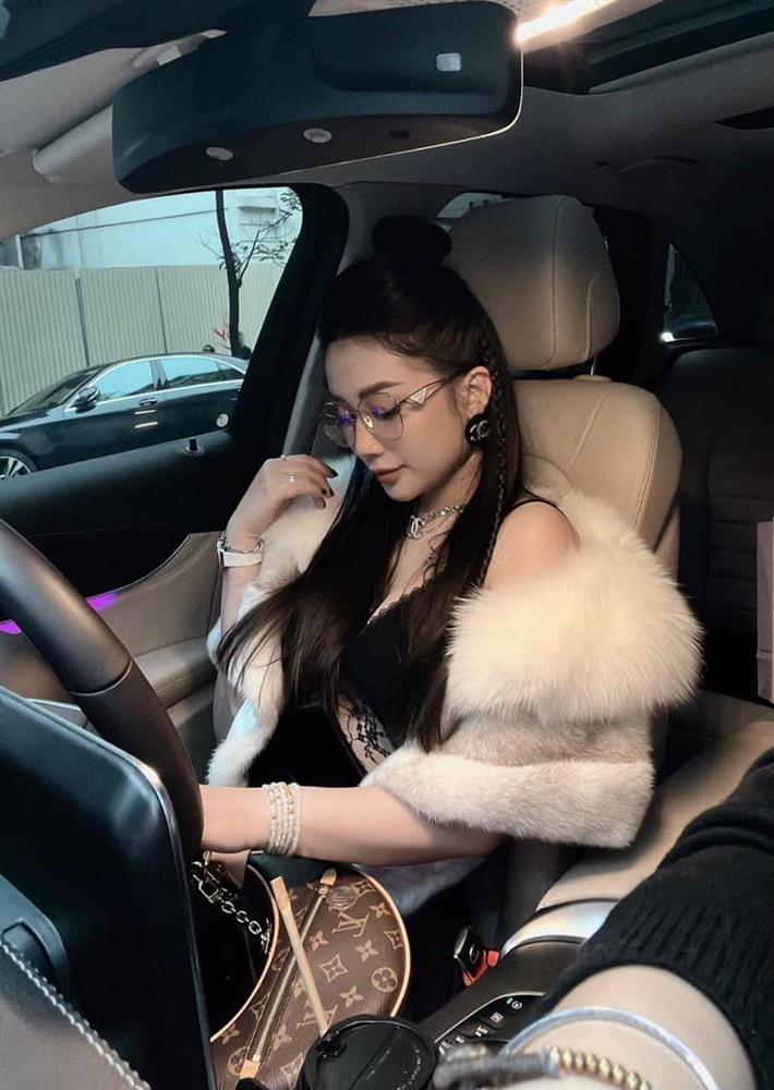 Vợ chồng Phan Mạnh Quỳnh khoe căn nhà 3 tầng mới xây, gây chú ý một chi tiết-9