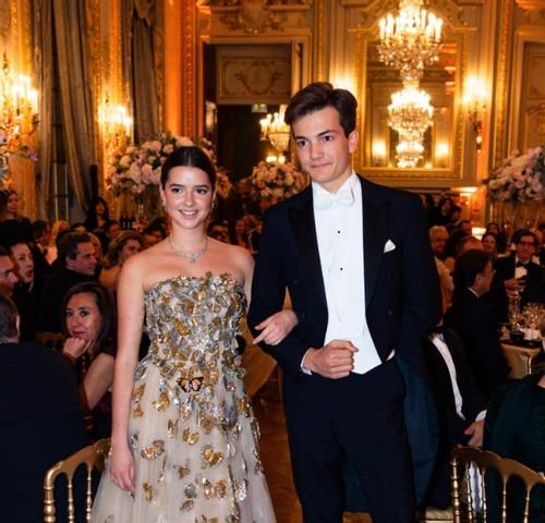 Bên trong bữa tiệc ra mắt giới thượng lưu của những ái nữ nhà siêu giàu-3